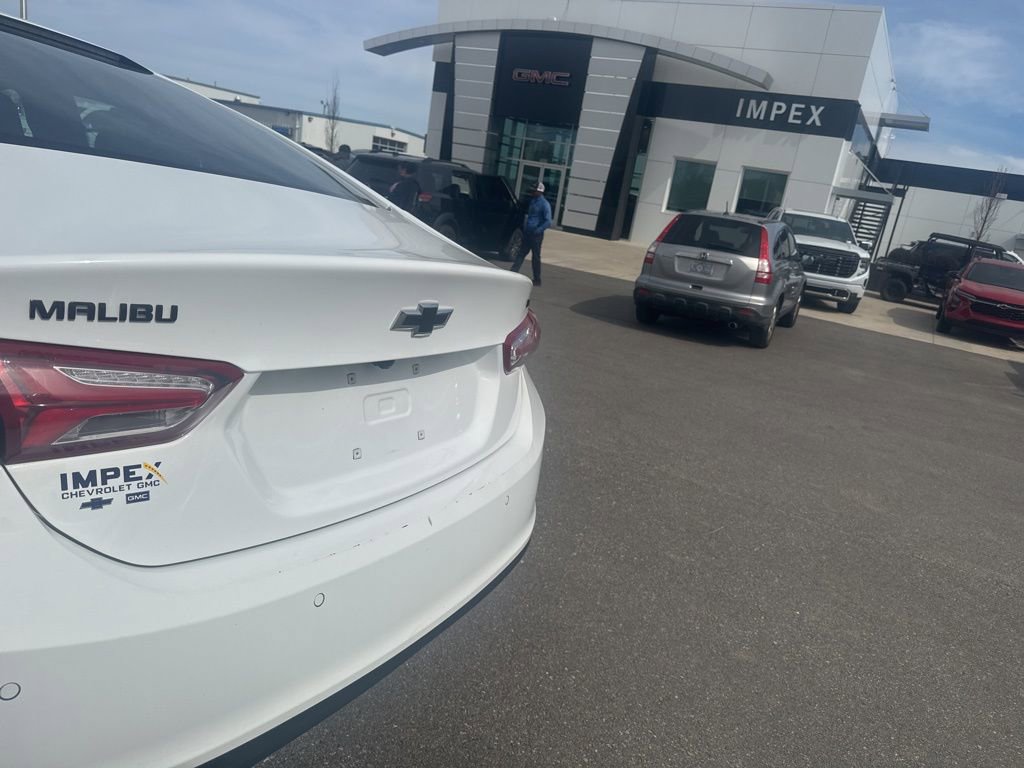 Used 2024 Chevrolet Malibu LT w/ Sport Edition image 30