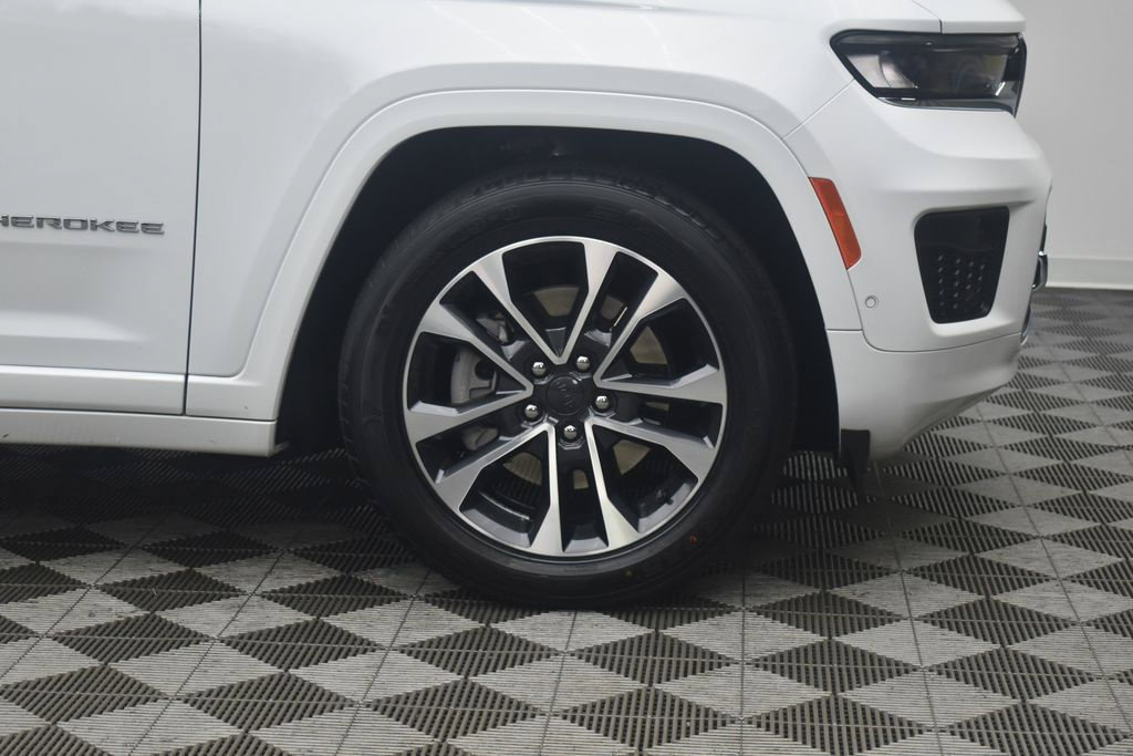 Used 2023 Jeep Grand Cherokee L Overland AWD/4WD image 24
