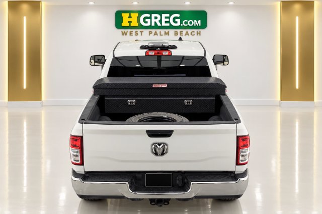 Used 2022 RAM 2500 Tradesman w/ Chrome Appearance Group AWD/4WD image 8