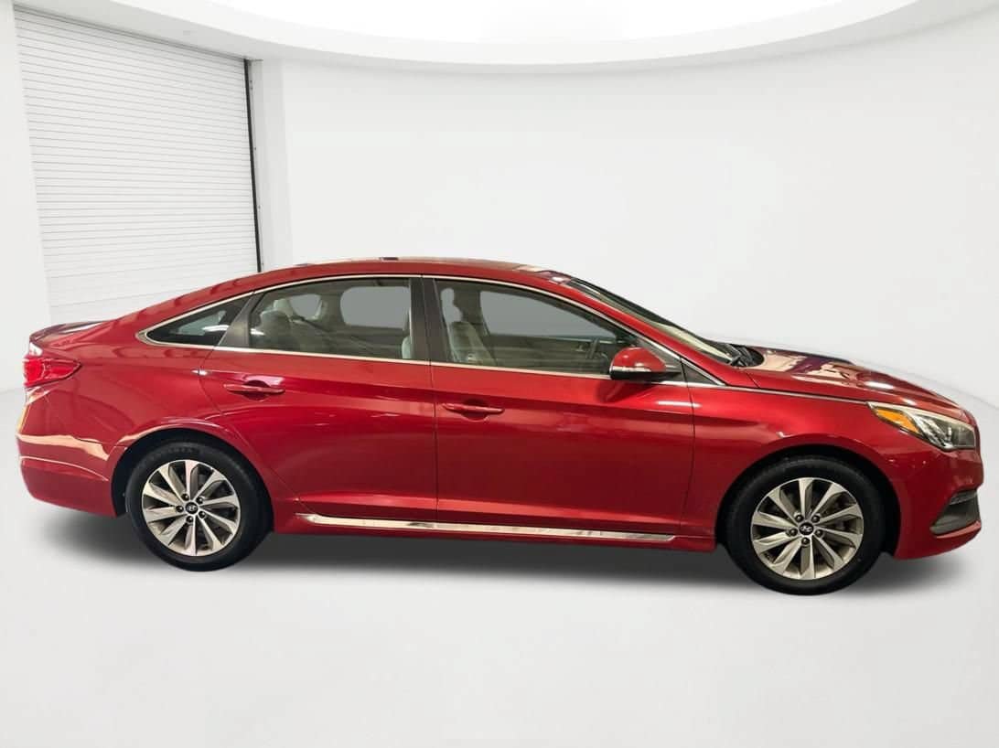 Used 2017 Hyundai Sonata Sport w/ Cargo Package FWD image 4