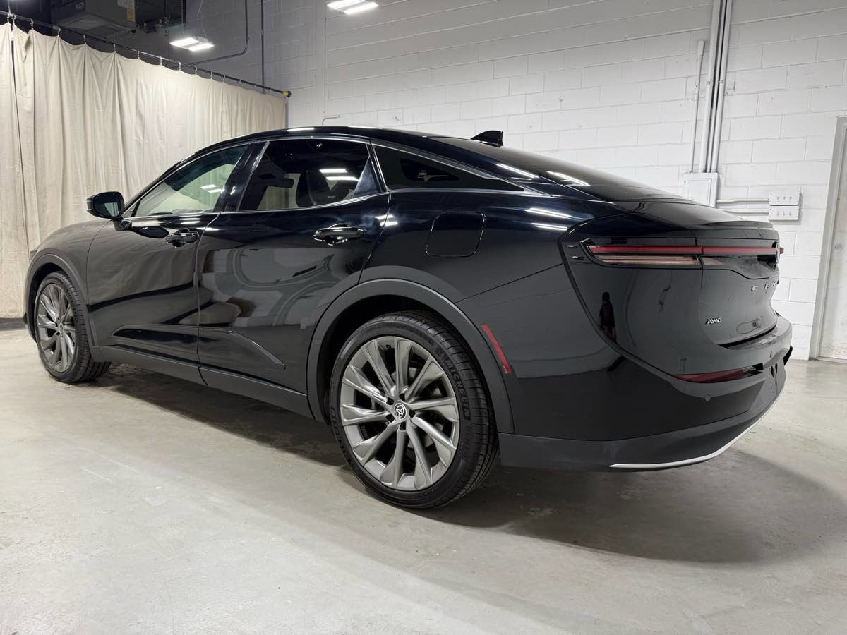 Used 2023 Toyota Crown w/ Advanced Technology Package image 5