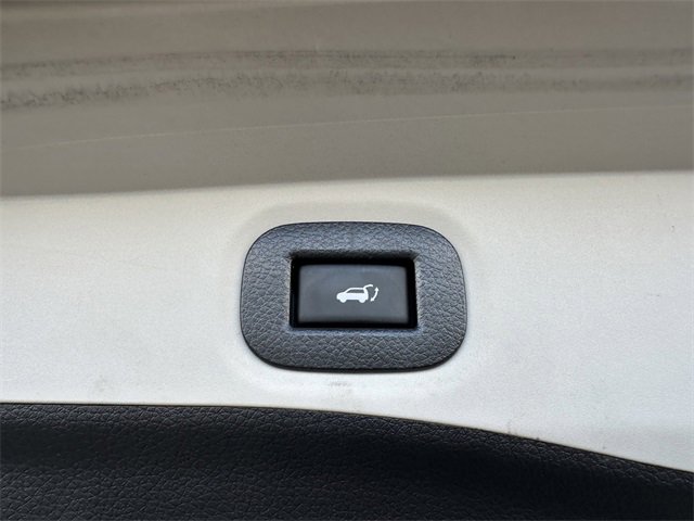 Used 2020 Nissan Rogue SV image 43