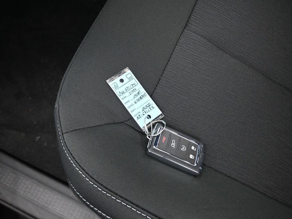 Used 2024 Jeep Grand Cherokee L Laredo w/ Luxury Tech Group I image 16