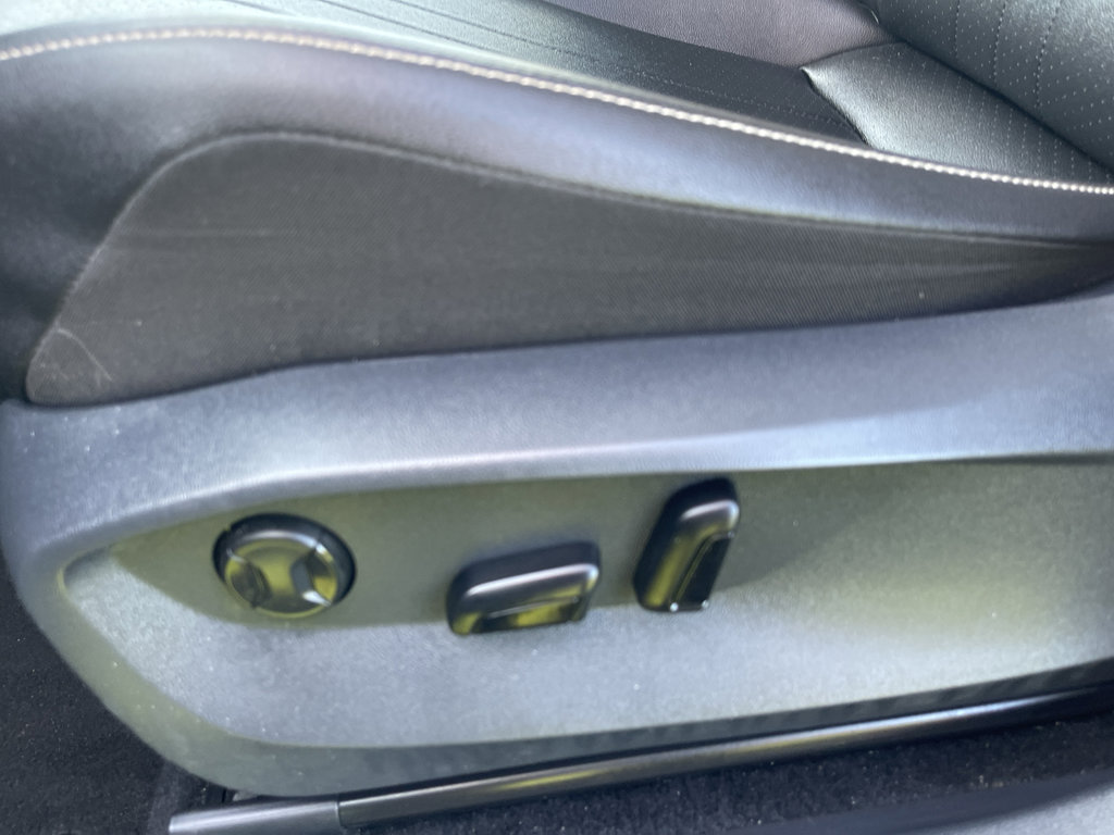 Used 2022 Volkswagen Tiguan SE image 17