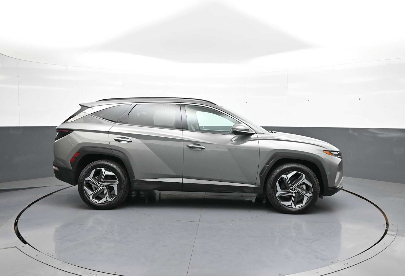 Used 2024 Hyundai Tucson Limited AWD/4WD image 5