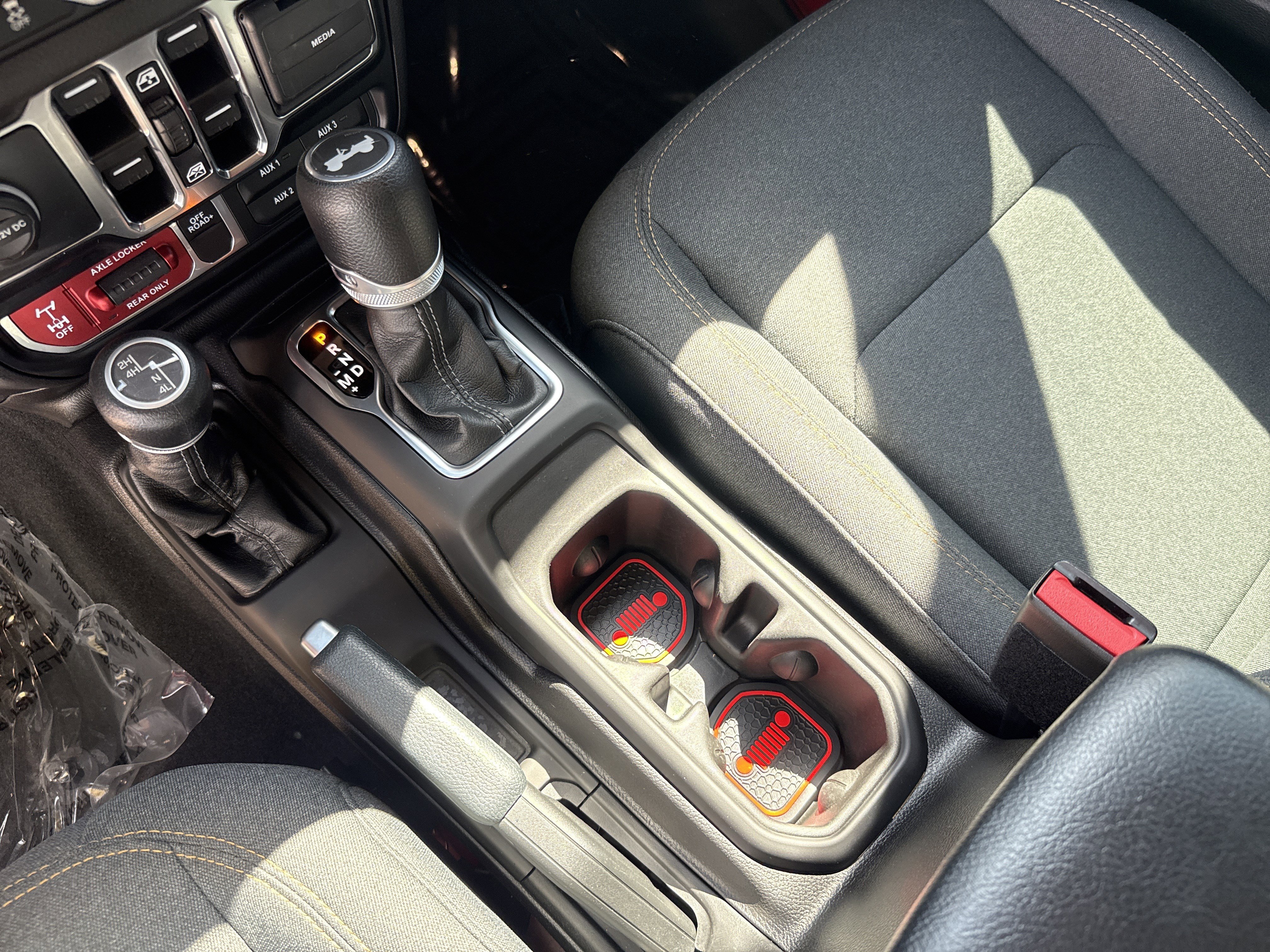 Used 2024 Jeep Wrangler Unlimited Sport AWD/4WD image 18