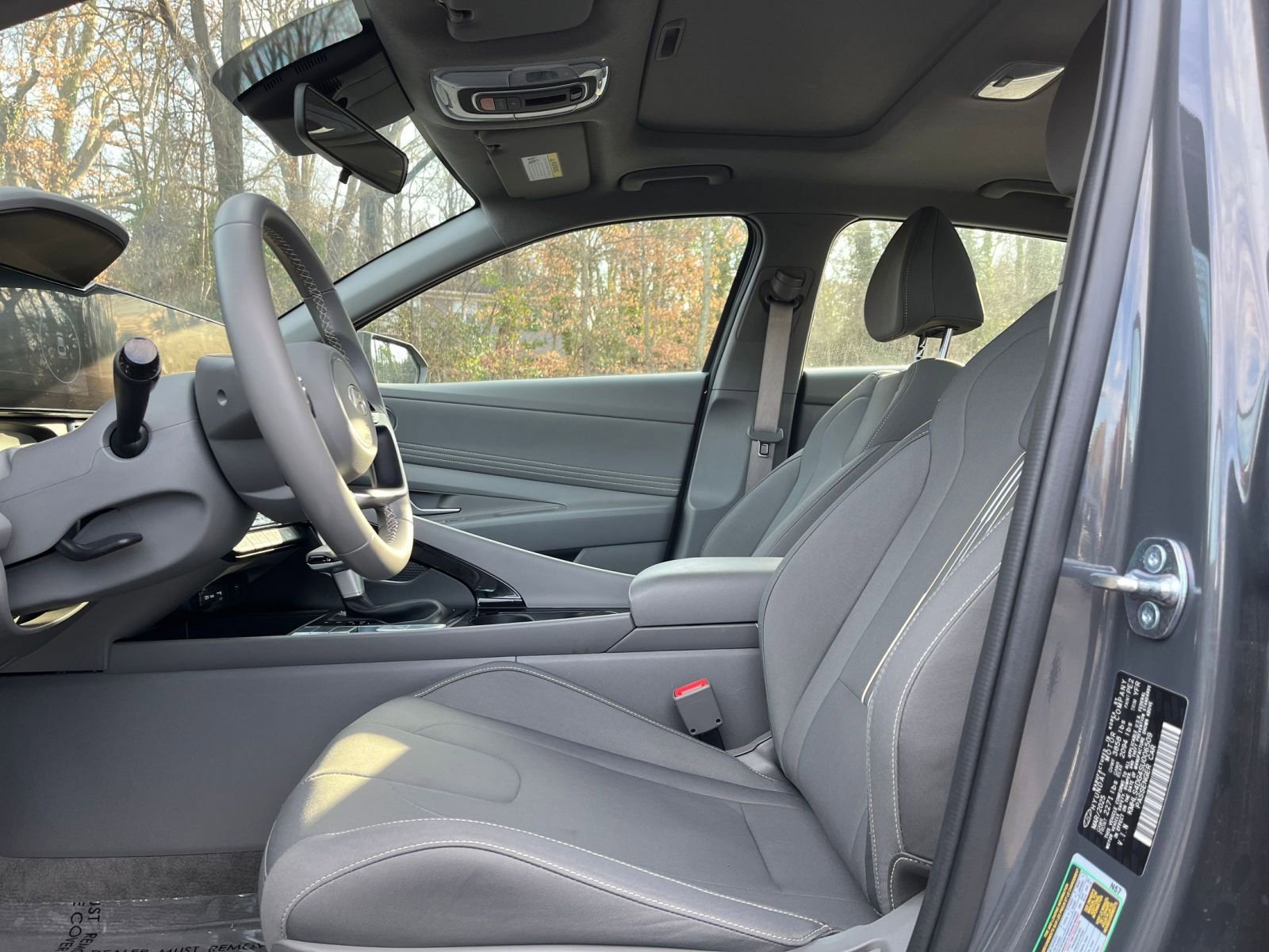 Used 2025 Hyundai Elantra SEL image 24