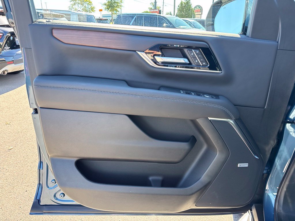 New 2026 GMC Yukon XL Denali w/ Advanced Technology Package AWD/4WD image 11