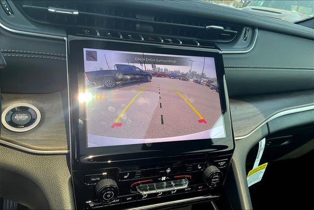 New 2025 Jeep Grand Cherokee Limited image 17