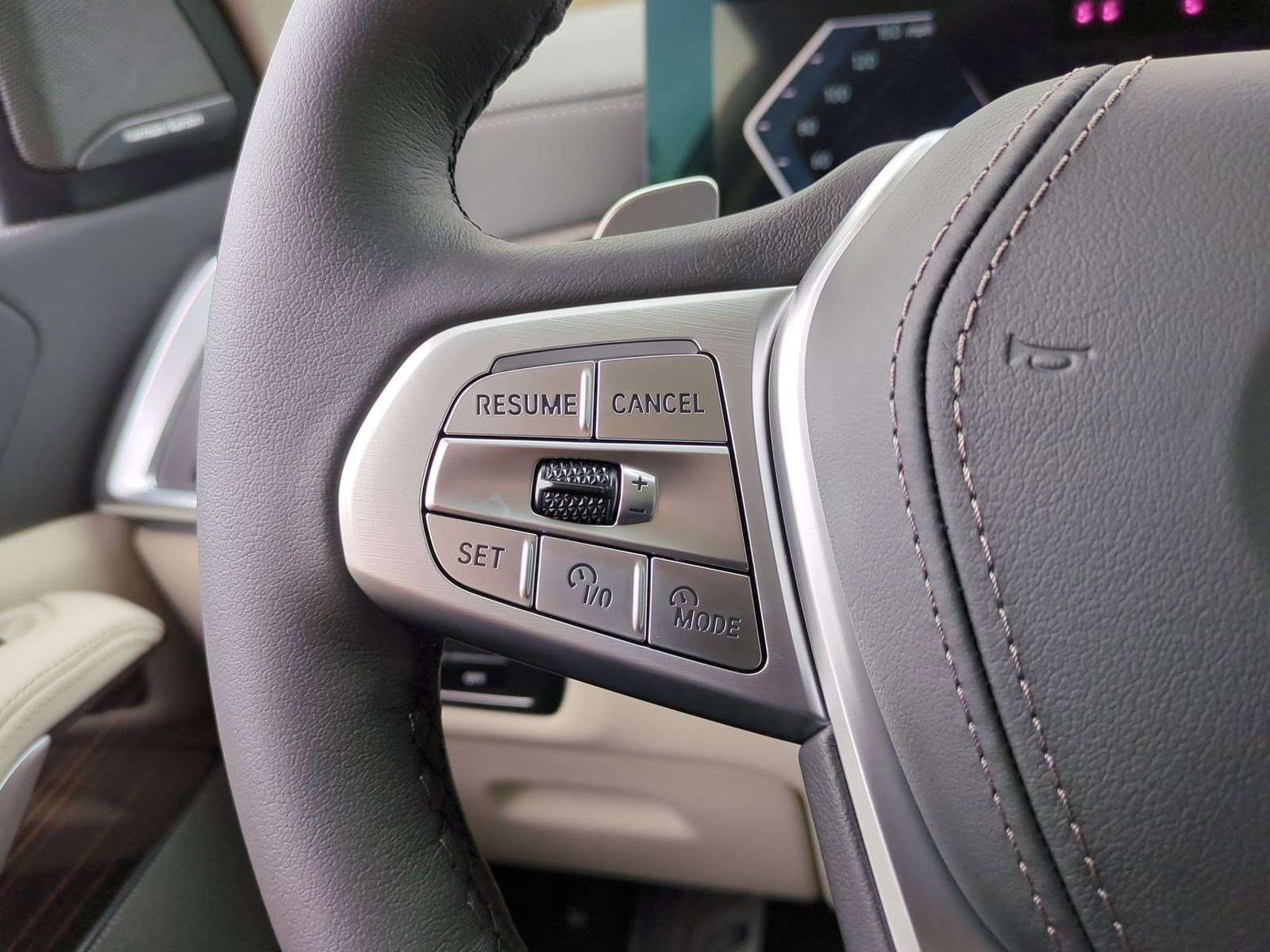 Used 2026 BMW X7 xDrive40i image 19