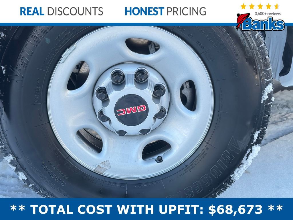 New 2026 GMC Savana 3500 w/ Driver Convenience Package image 4