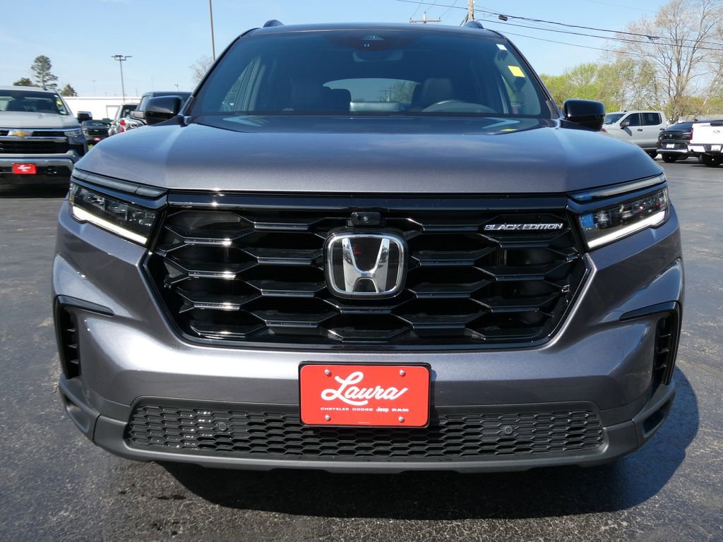 Used 2025 Honda Pilot Black Edition image 10