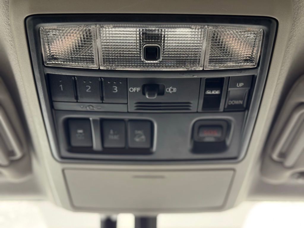 Used 2017 Toyota 4Runner Limited image 29