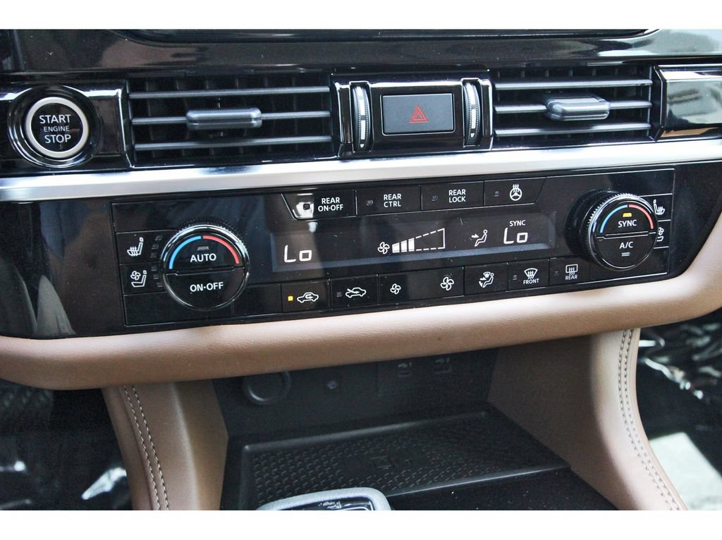 Used 2024 Nissan Pathfinder Platinum FWD image 32
