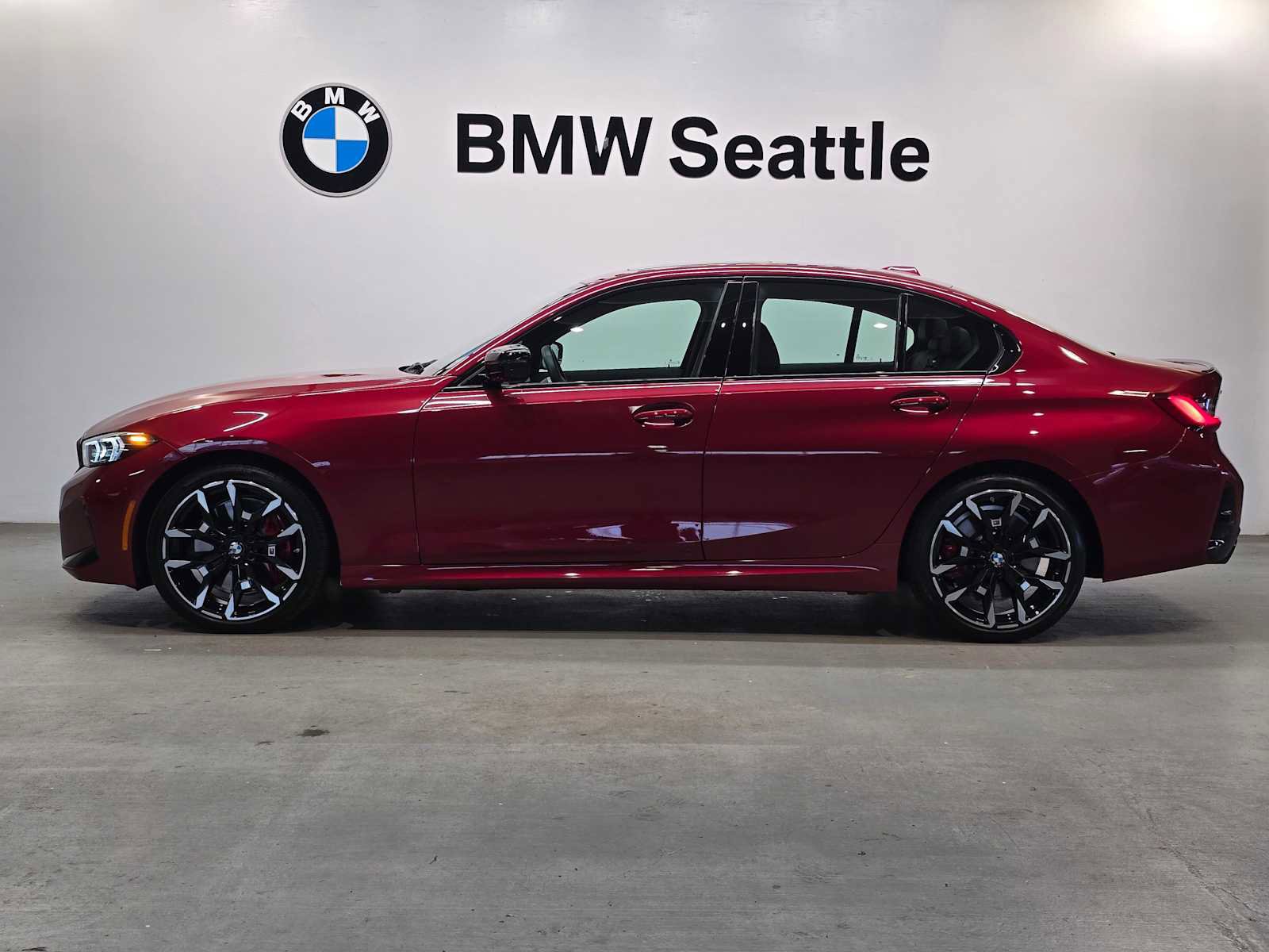 Used 2025 BMW 330i xDrive 330i xDrive w/ M Sport Package image 3