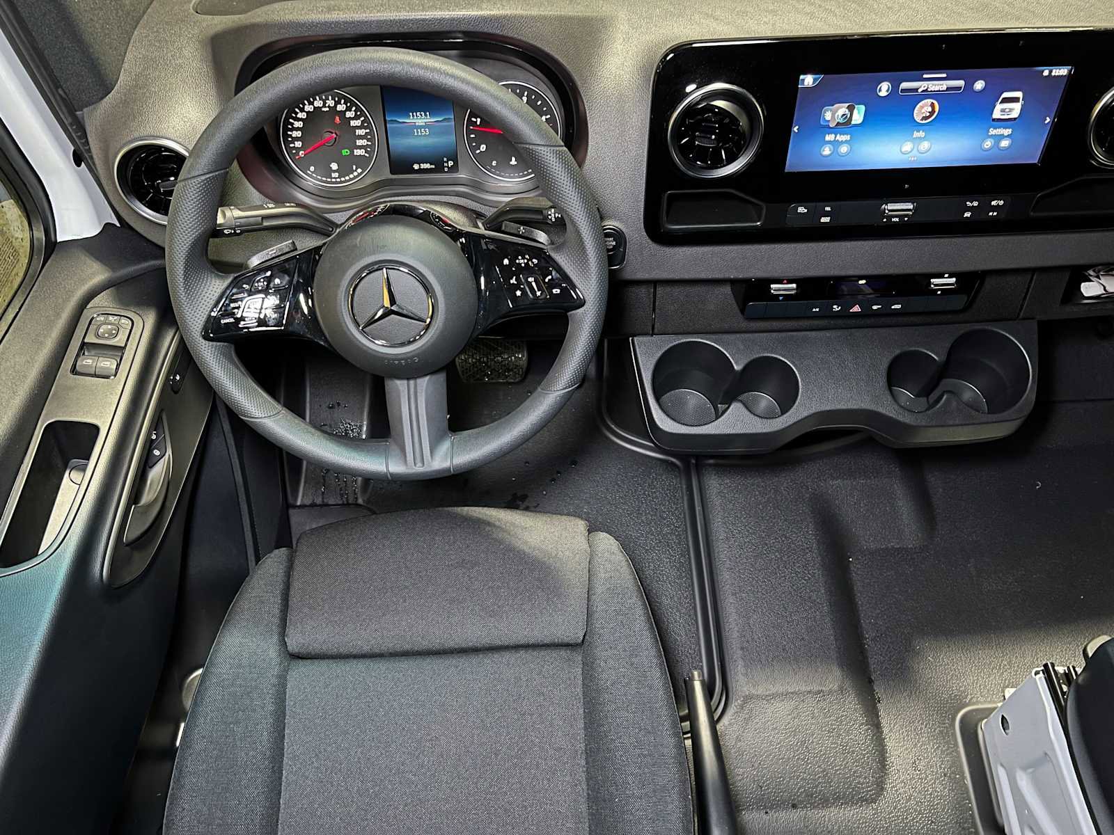 Used 2025 Mercedes-Benz Sprinter 2500 image 33