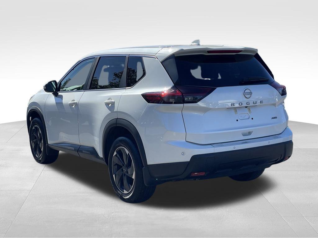 Certified 2025 Nissan Rogue SV AWD/4WD image 5