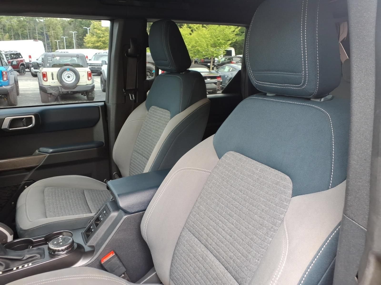 Used 2021 Ford Bronco Outer Banks AWD/4WD image 16