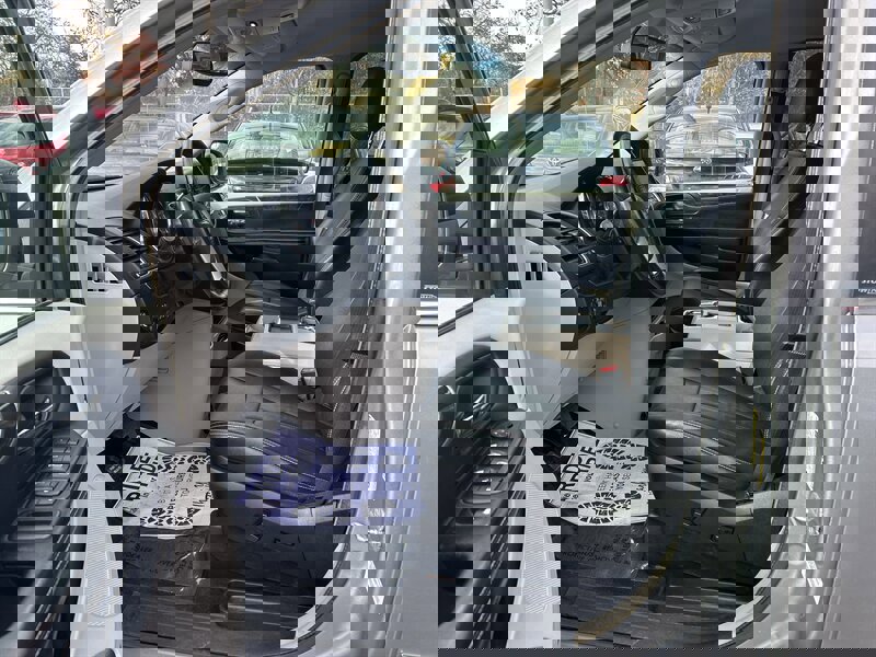 Used 2014 Chrysler Town & Country Touring image 8