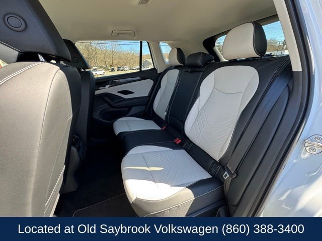 Used 2025 Volkswagen Tiguan SE image 11