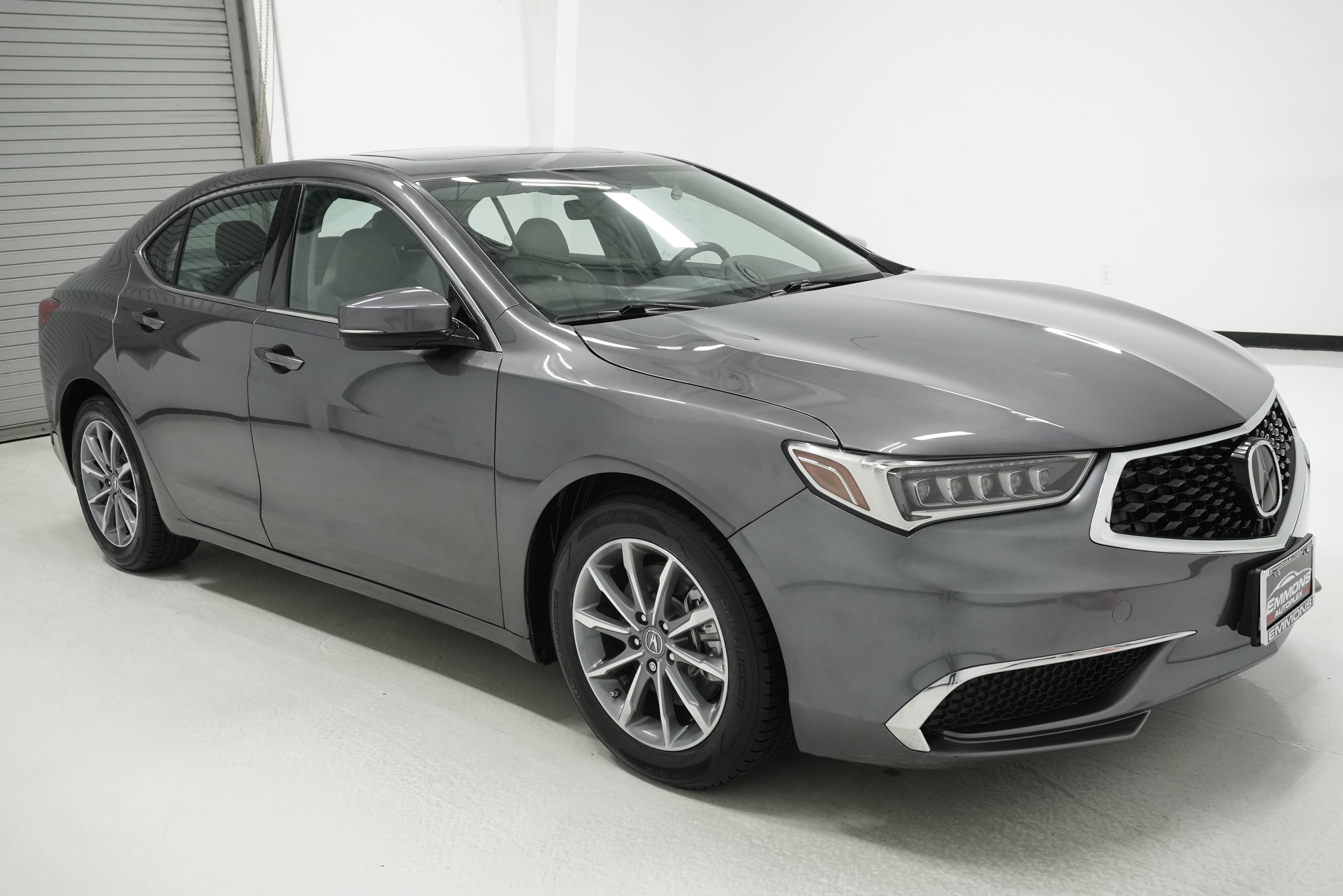 Used 2019 Acura TLX FWD image 3