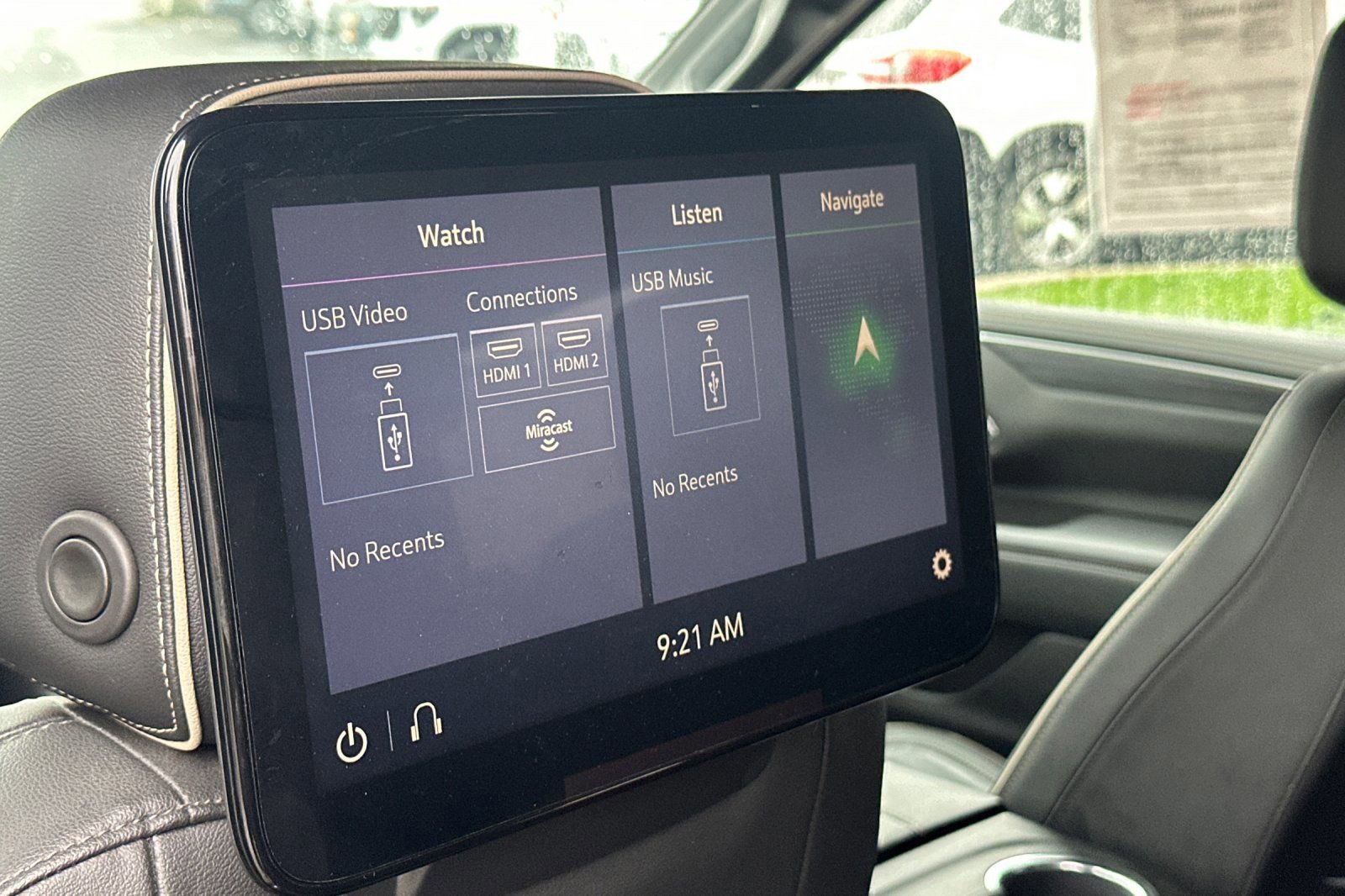 Used 2021 GMC Yukon SLT w/ Rear Media and Nav Package image 16