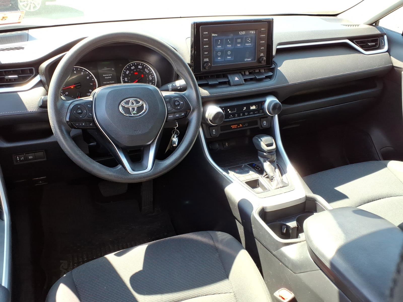 Used 2019 Toyota RAV4 LE image 10