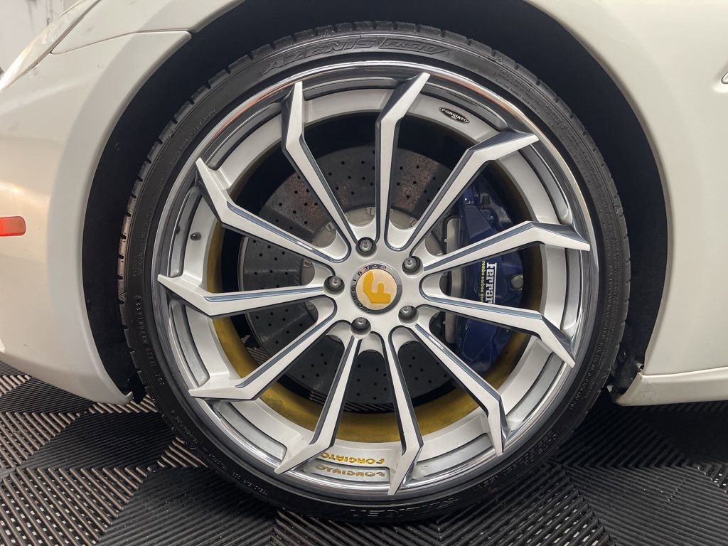 Used 2012 Ferrari California RWD image 38