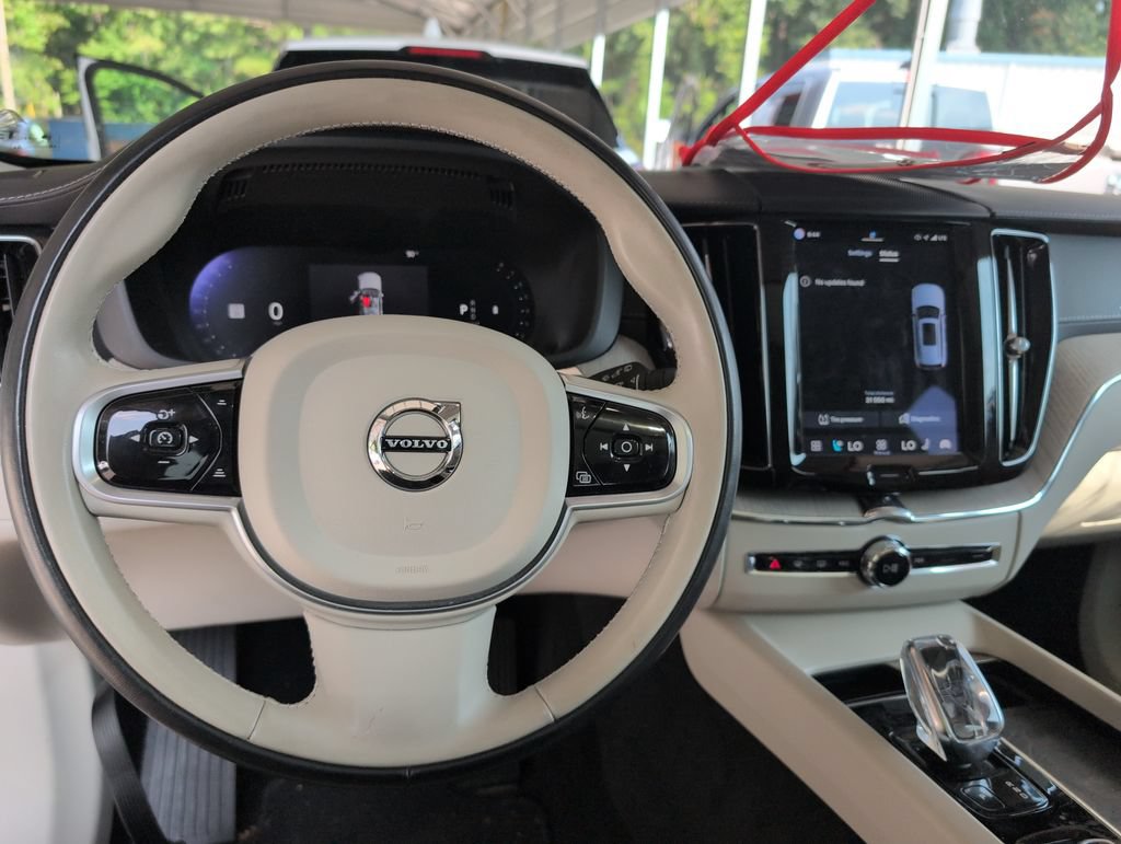 Used 2022 Volvo XC60 B5 Inscription w/ Advanced Package AWD/4WD image 12