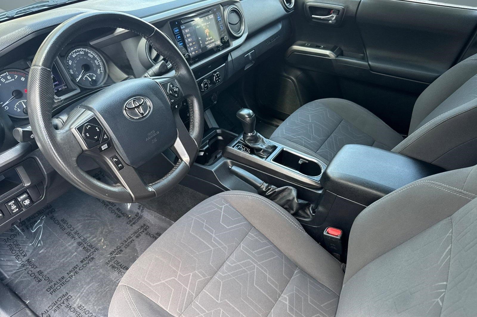 Used 2017 Toyota Tacoma TRD Off-Road w/ Tow Package (A/T) AWD/4WD image 4