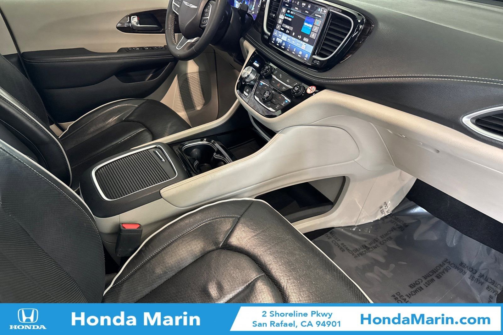 Used 2023 Chrysler Pacifica Limited image 21