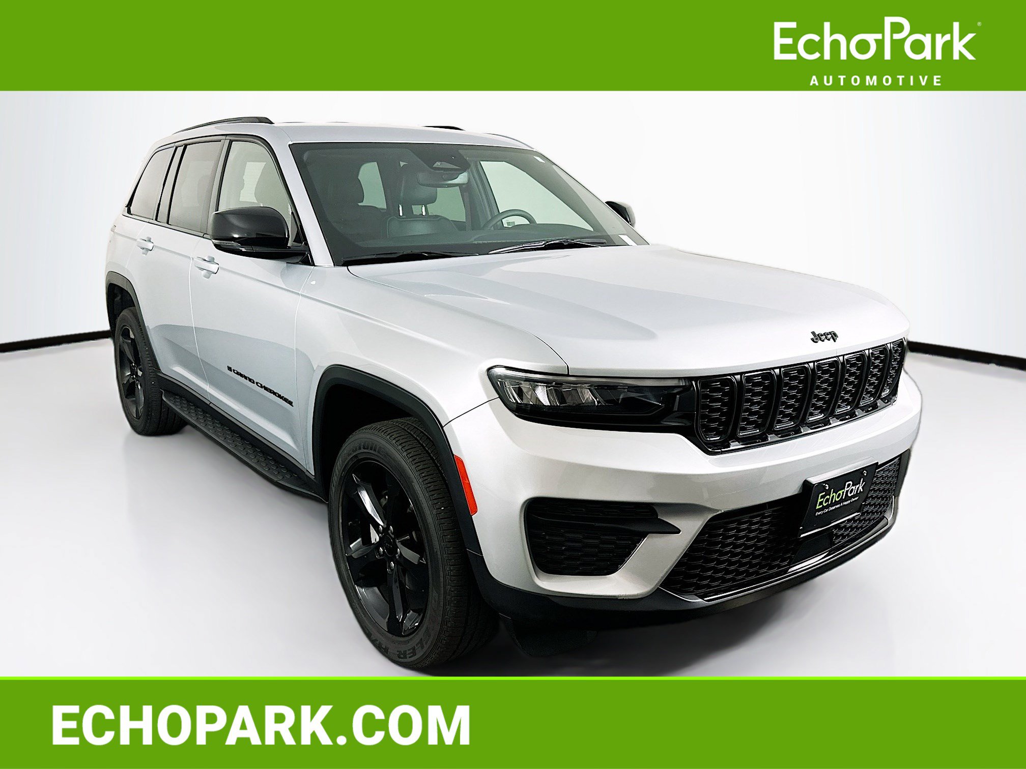 Used 2023 Jeep Grand Cherokee Altitude AWD/4WD image 1