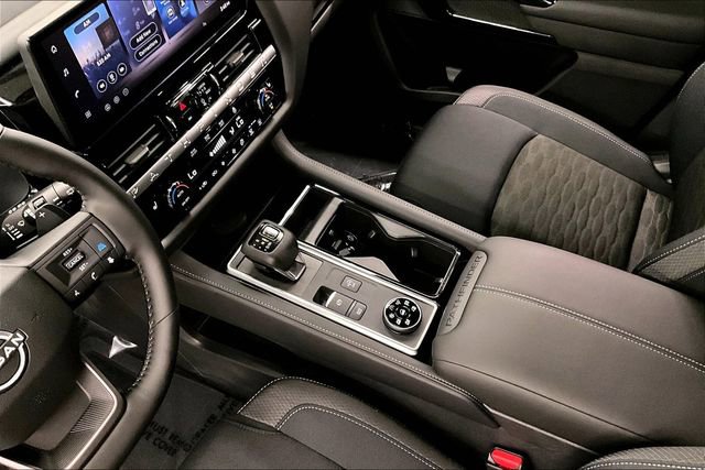 New 2026 Nissan Pathfinder SV w/ SV Premium Package AWD/4WD image 9