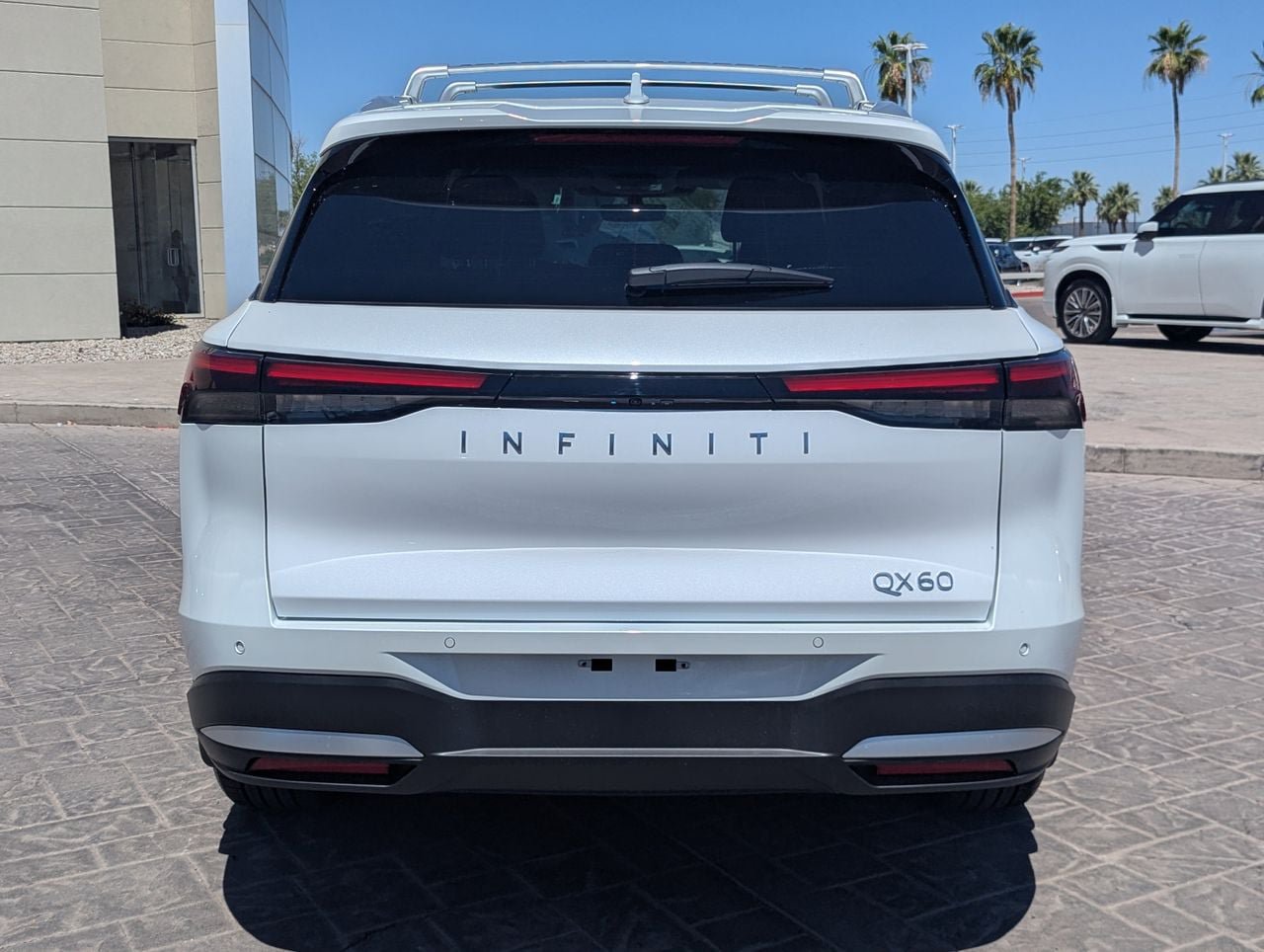 Certified 2027 INFINITI QX60 Luxe w/ Family Package FWD image 4
