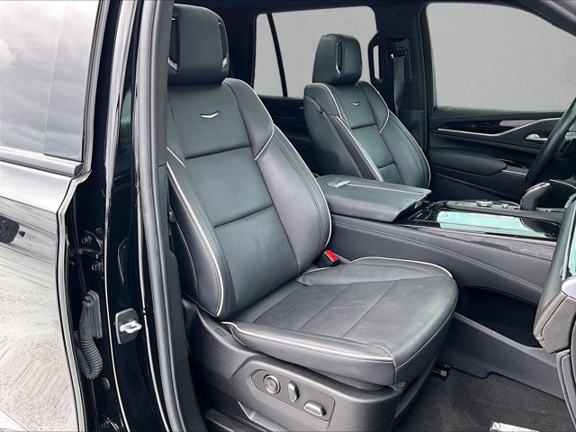 Certified 2024 Cadillac Escalade Sport w/ LPO, ONYX Package AWD/4WD image 9