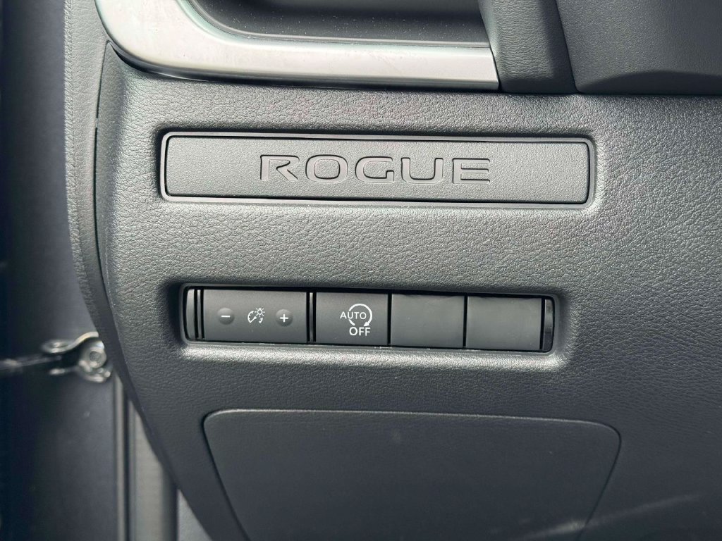 Used 2026 Nissan Rogue S AWD/4WD image 21