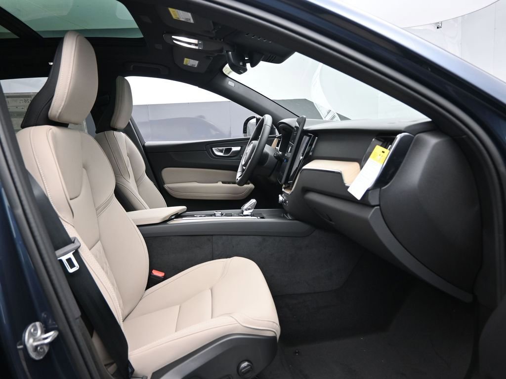 New 2026 Volvo XC60 B5 Plus w/ Climate Package image 27