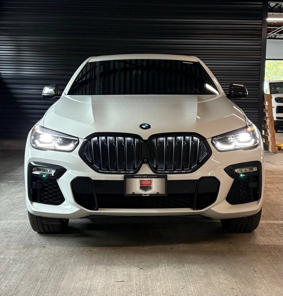 Used 2021 BMW X6 M50i w/ Premium Package AWD/4WD image 5