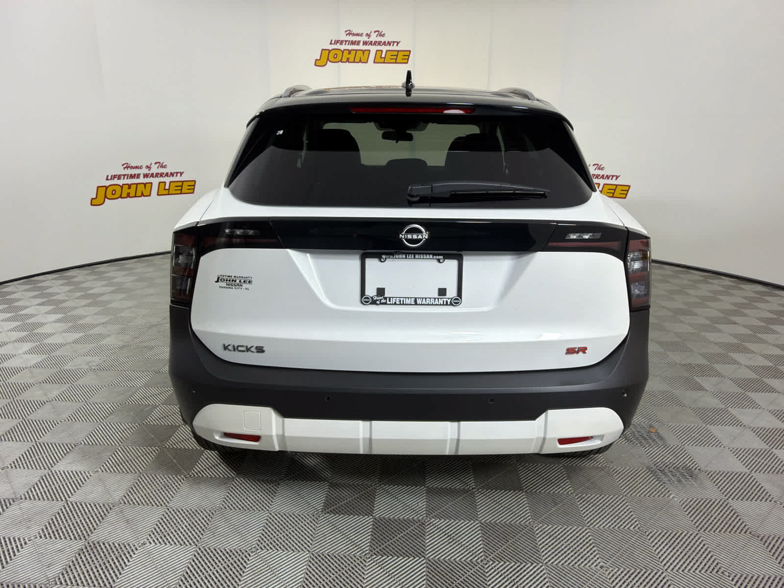 New 2026 Nissan Kicks SR FWD image 4