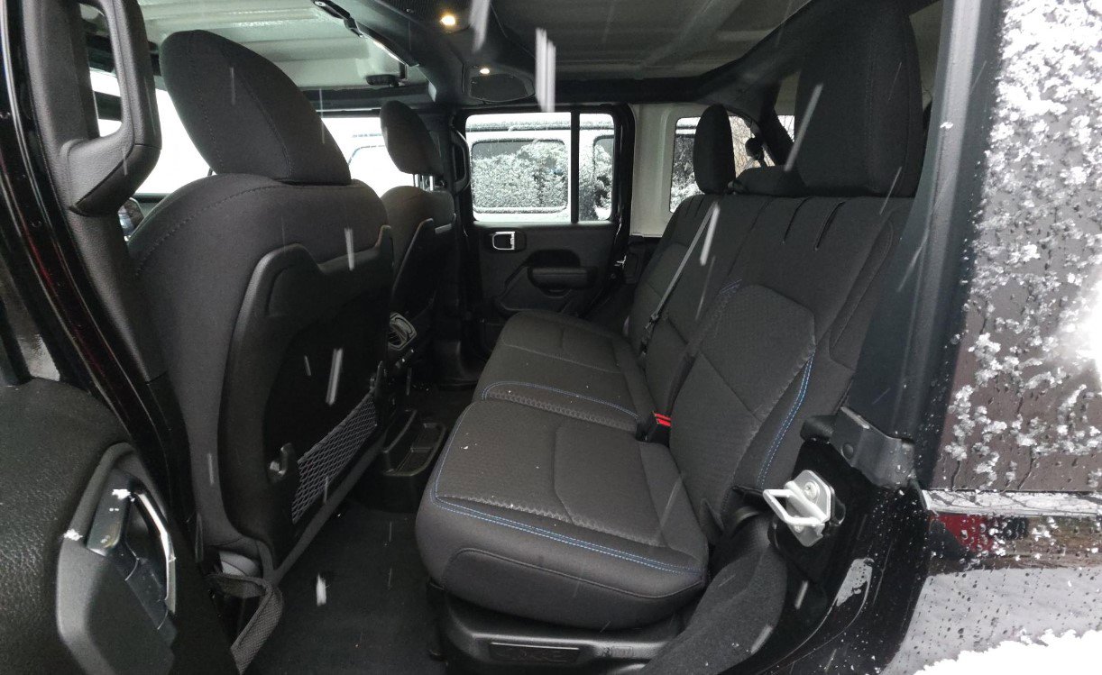 Used 2025 Jeep Wrangler Unlimited Rubicon 4xe w/ Safety Group image 10