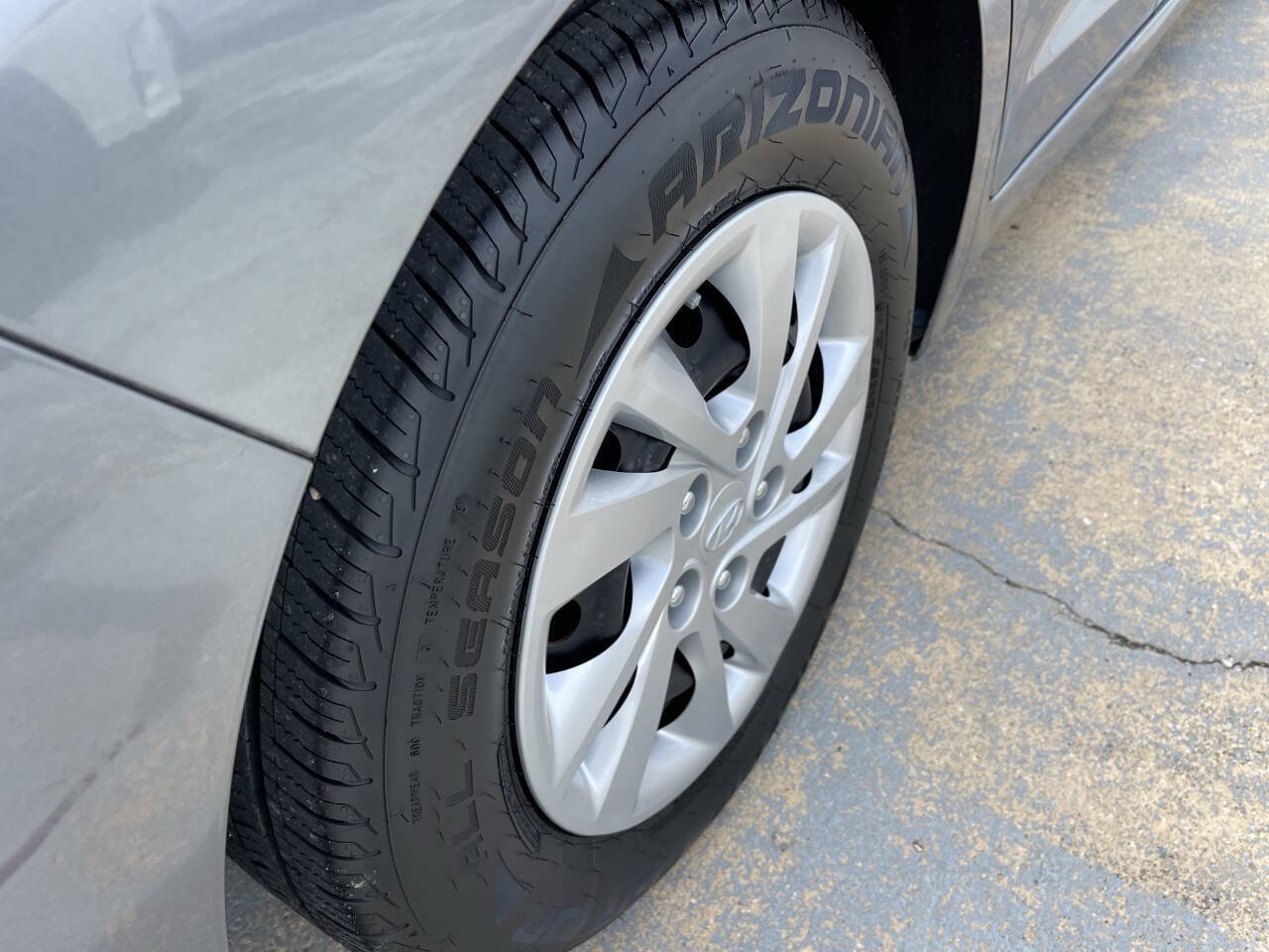 Used 2018 Hyundai Elantra SE FWD image 6