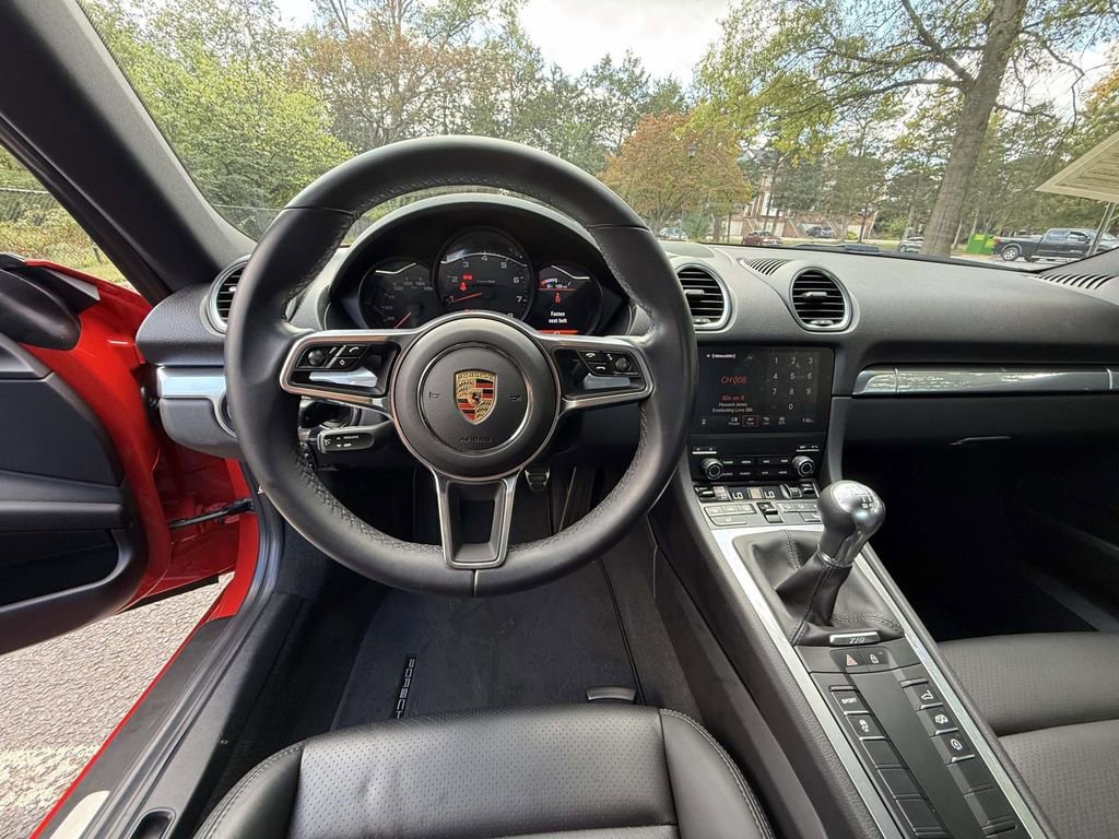 Used 2024 Porsche 718 Cayman image 8