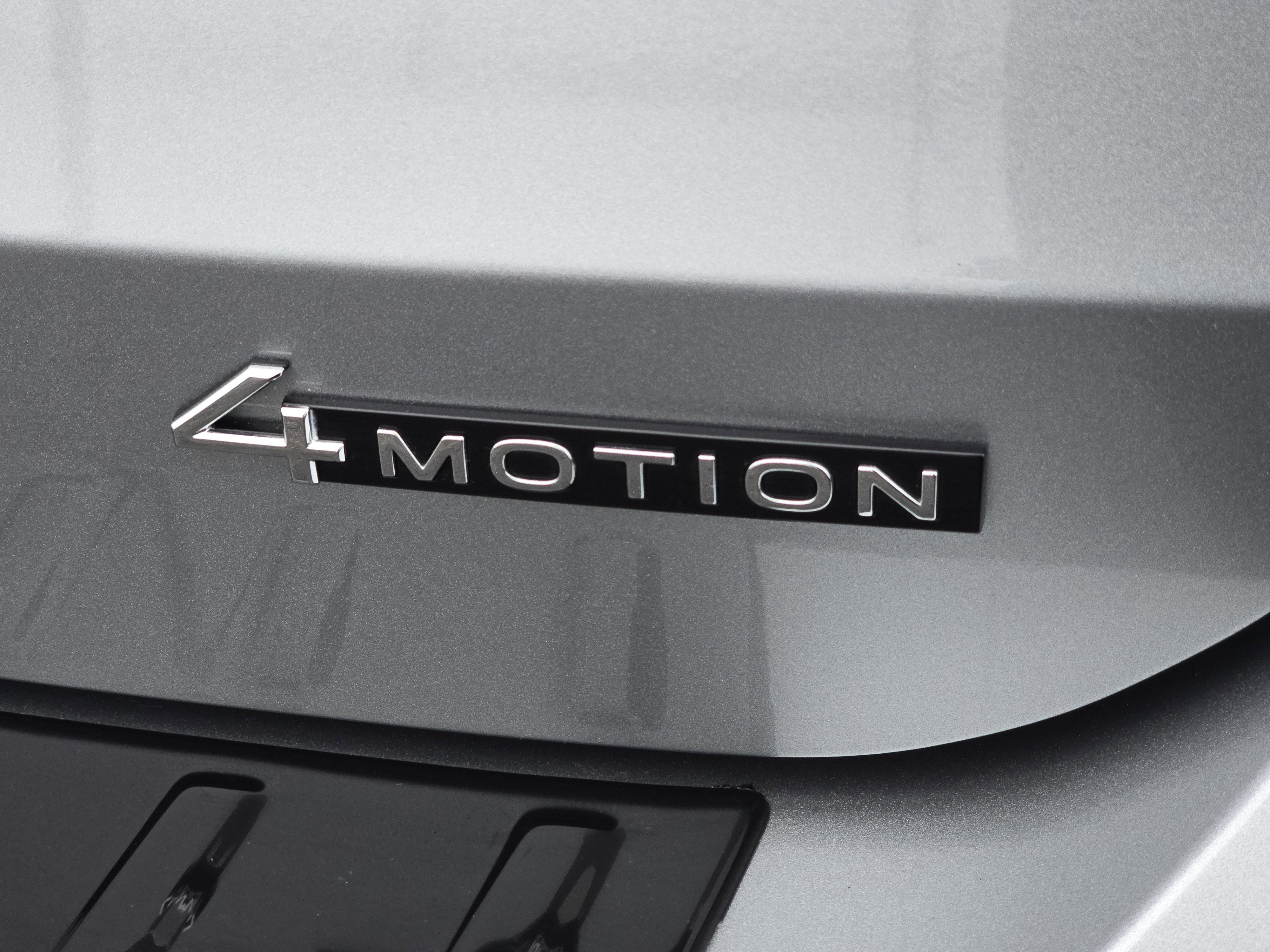 New 2025 Volkswagen Taos SE image 15