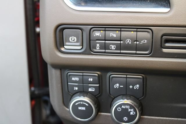 Used 2022 Chevrolet Tahoe LT w/ Luxury Package AWD/4WD image 24
