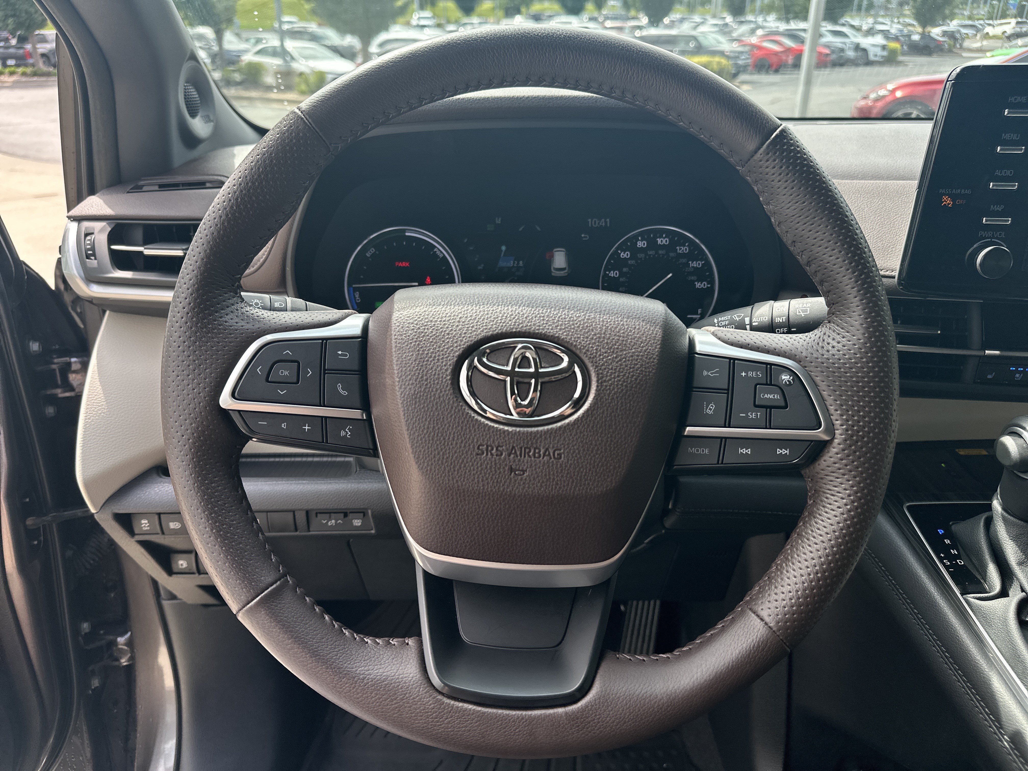 Certified 2024 Toyota Sienna Platinum AWD/4WD image 17