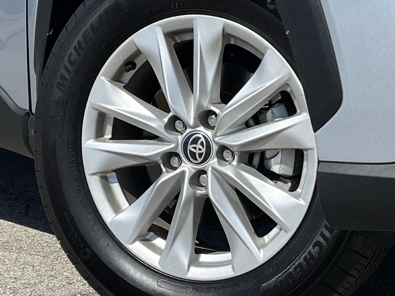 Used 2026 Toyota Corolla Cross LE FWD image 27