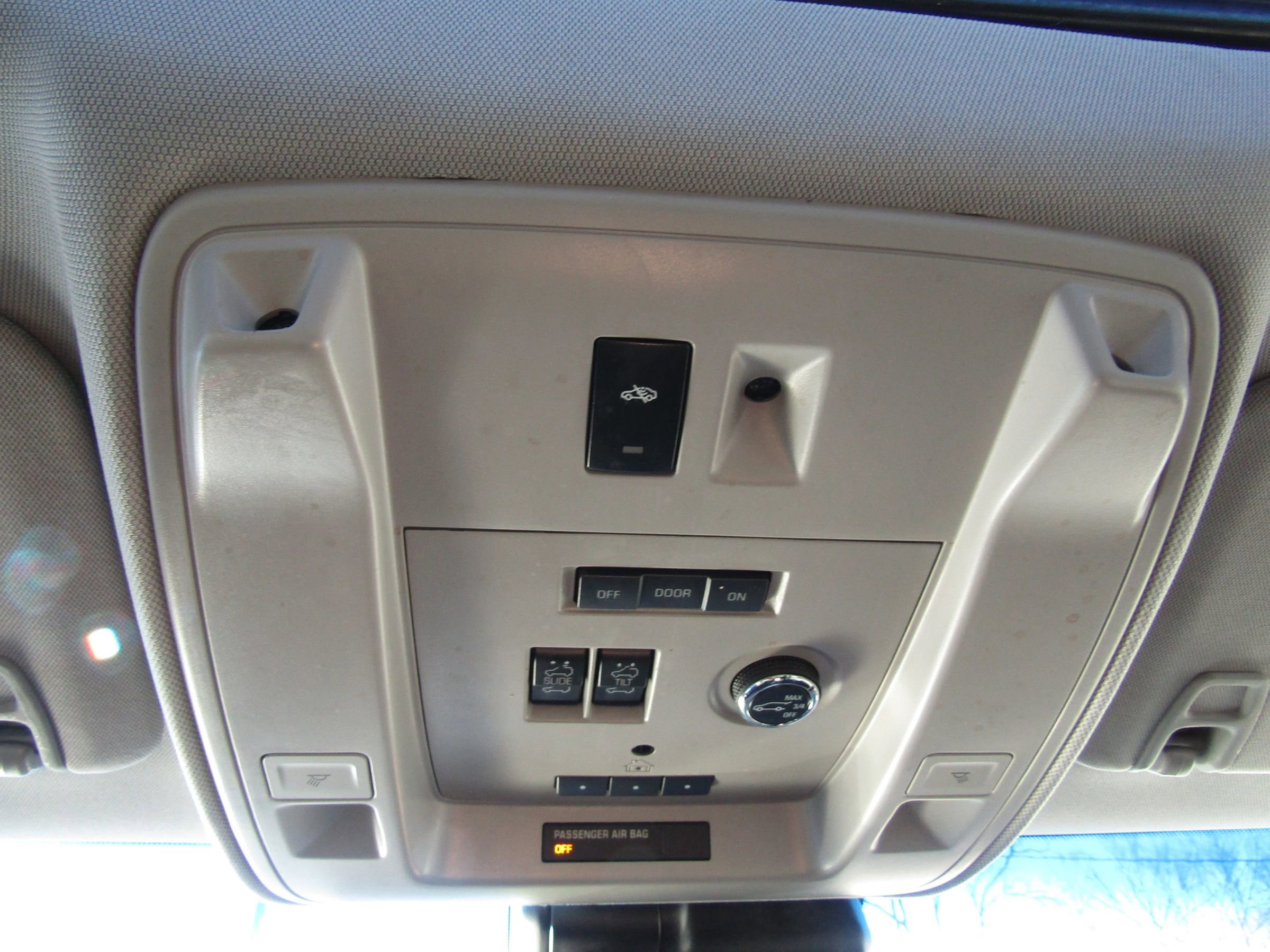 Used 2015 GMC Yukon XL Denali w/ Open Road Package image 38