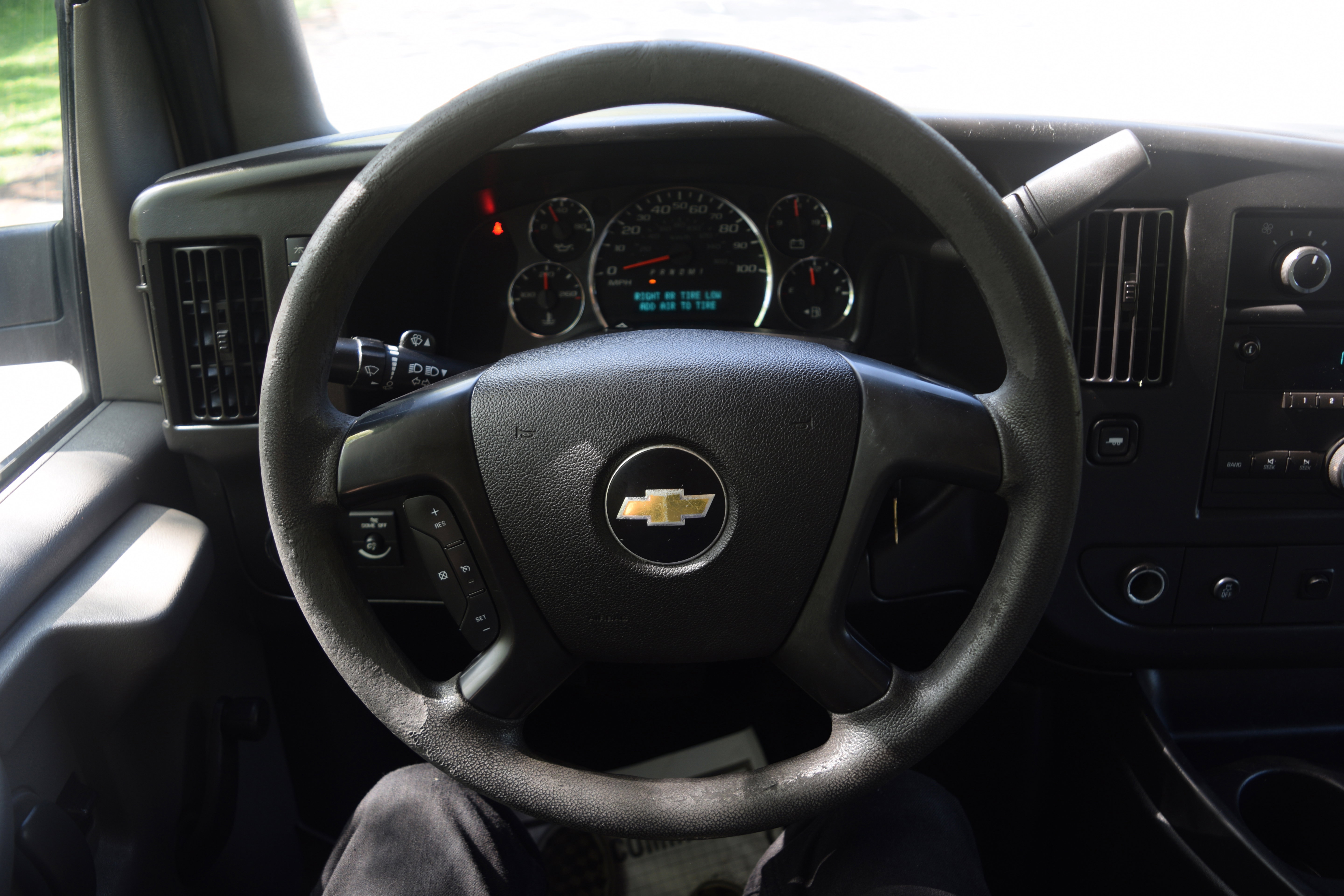 Used 2014 Chevrolet Express 3500 RWD image 4