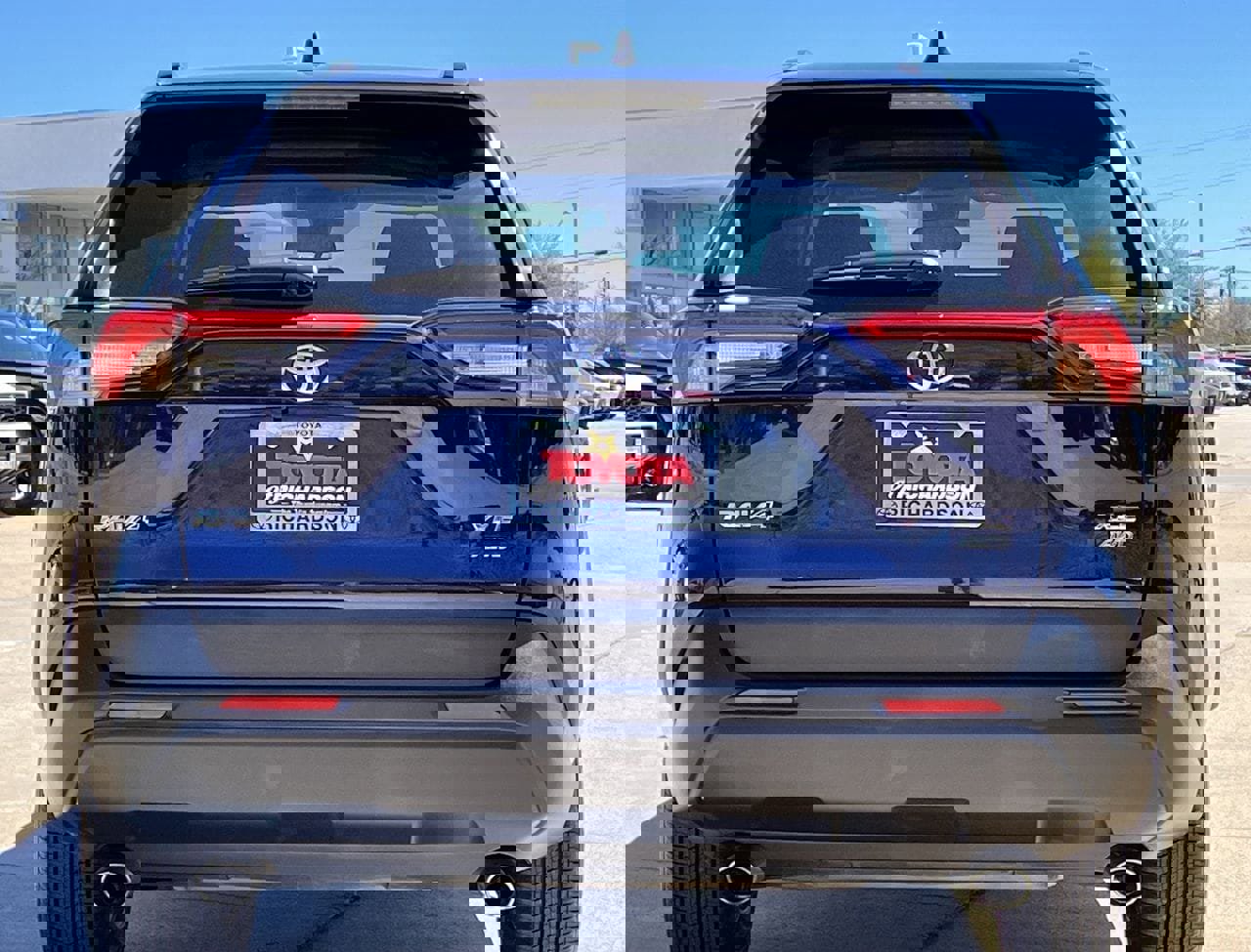 Used 2024 Toyota RAV4 XLE image 5