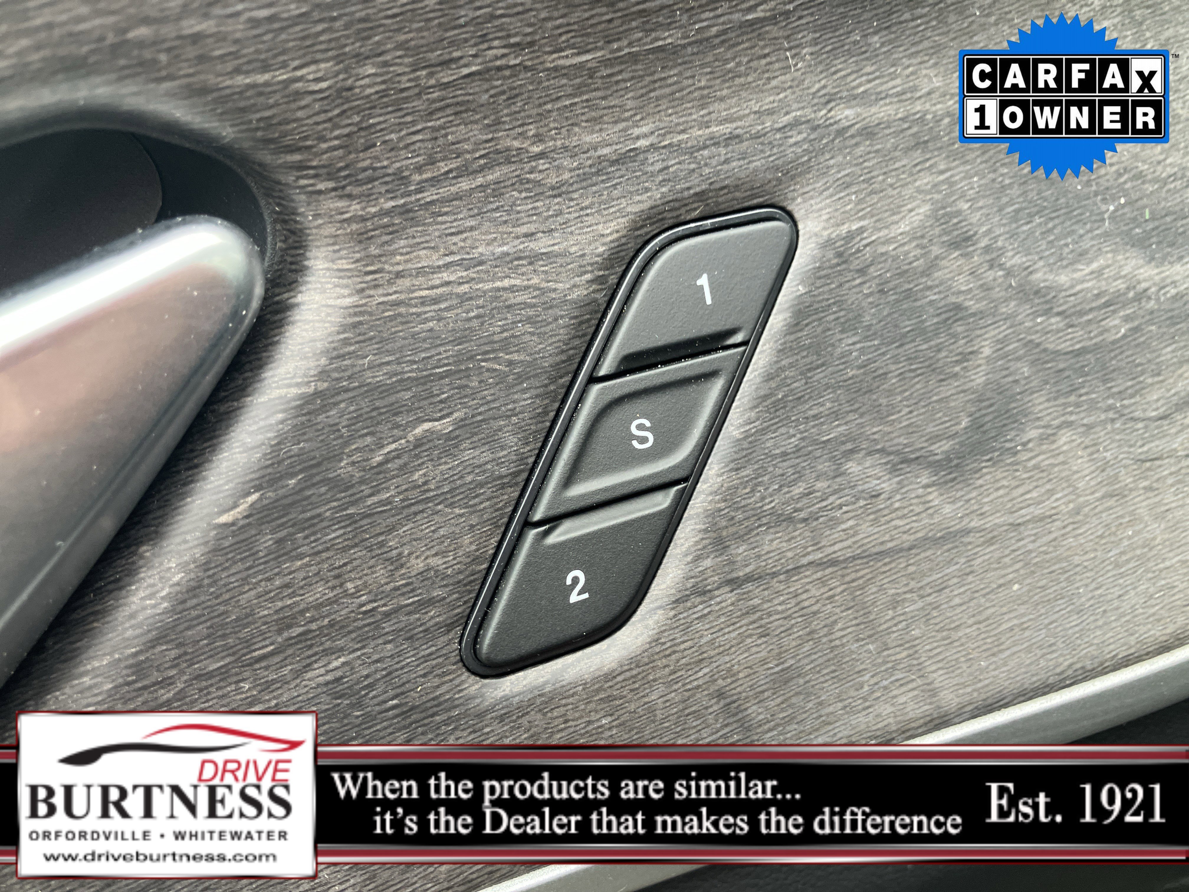 Used 2023 Jeep Grand Cherokee Limited w/ Black Appearance Package image 12